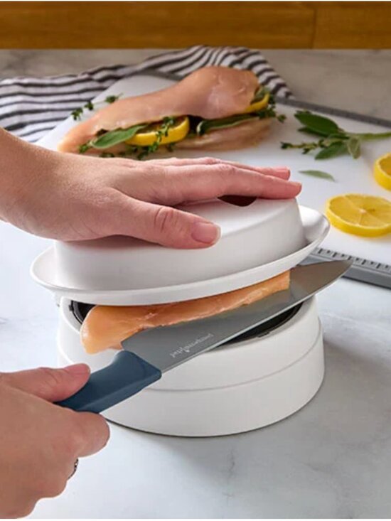 The Pampered Chef Other - NIB Pampered Chef Close & Cut Set